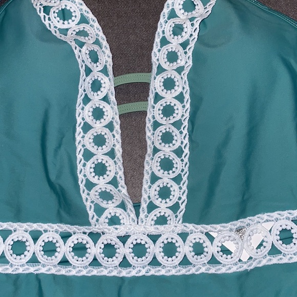 NEW. CUPSHE 1 piece swimsuit. Size Large - Picture 2 of 6